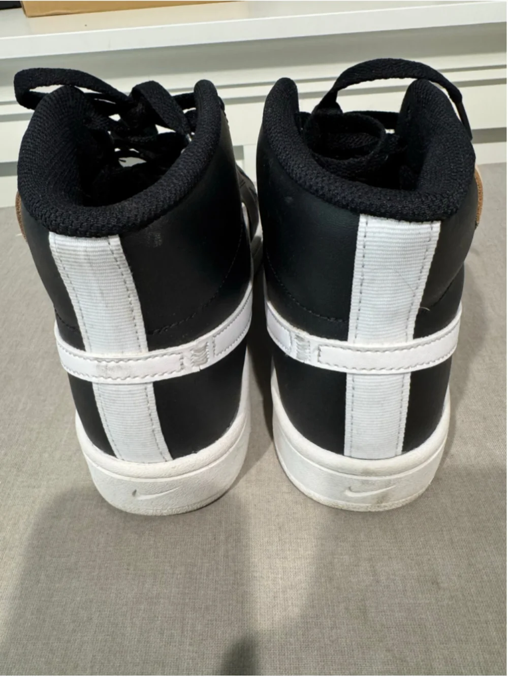 Women's Nike High Top Sneakers Black and White Size 8.5